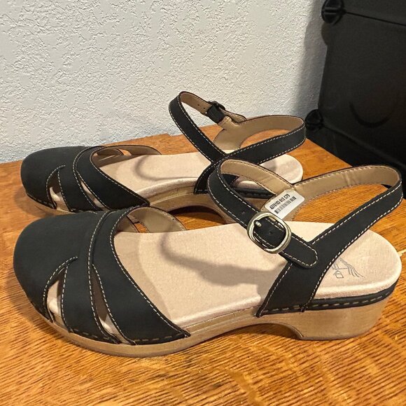 NWOB Dansko ankle strap clog 40 - Picture 2 of 7